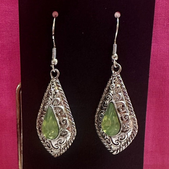 Jewelry - Silver Toned Filigree Gemstone Dangle Earrings